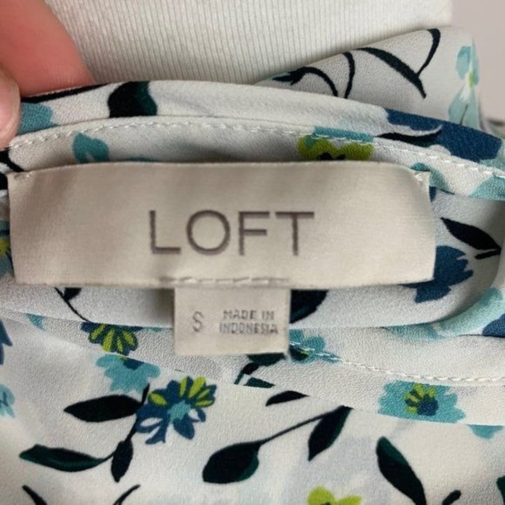 Loft floral womens business Blouse size small bell cuffs - Picture 4 of 5